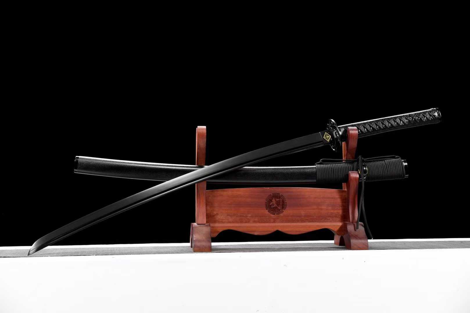 Chiến Thuật Hắc Vũ Sĩ – Kiếm Nhật Katana Lưỡi Đen Đầy Uy Lực